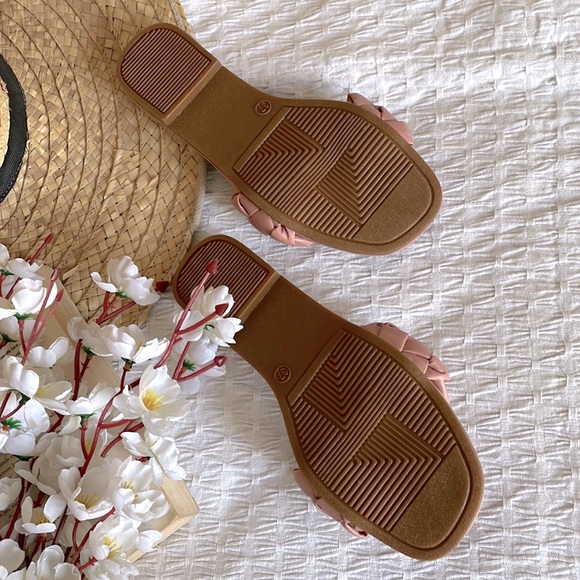 🌸Pastel pink slides with knotted strap 🌸 - Picture 3 of 4